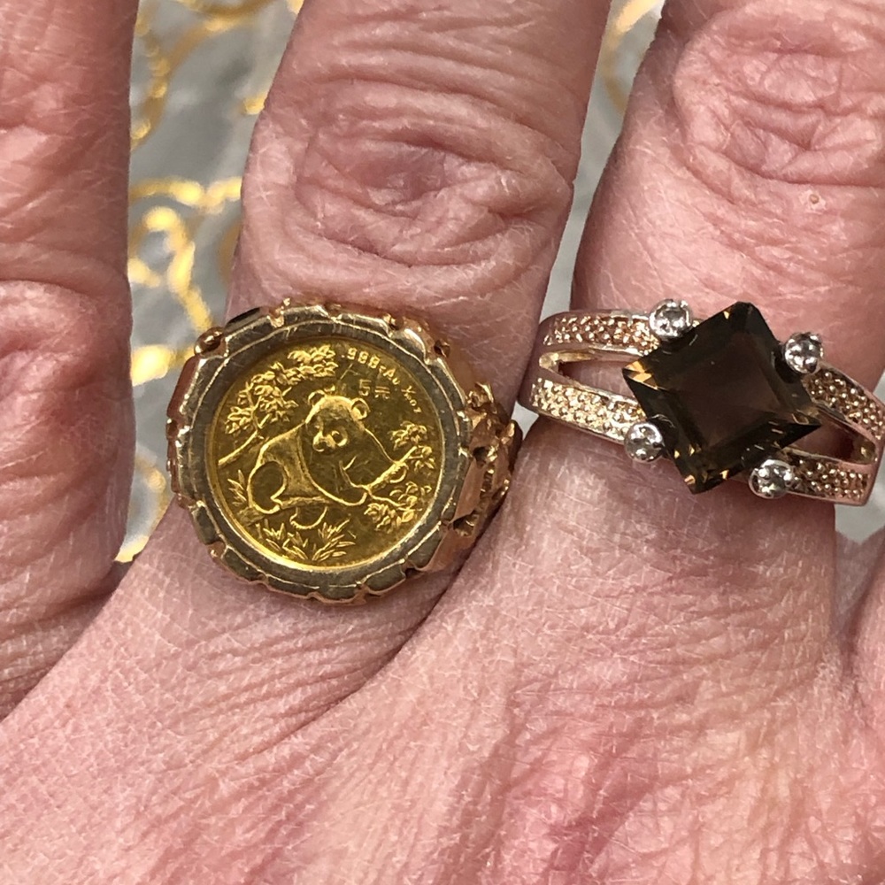 Beautiful, Collector’s Item You Can Show Off!! 1992 Solid Gold Panda Coin Ring!!